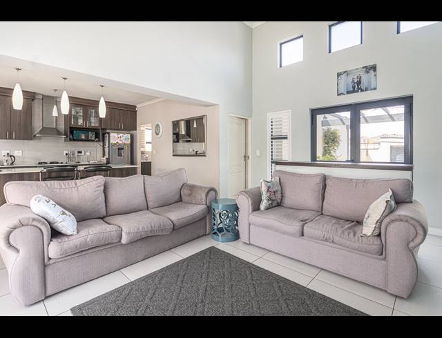 4 BEDROOM FREEHOLD FOR SALE IN PARKLANDS NORTH